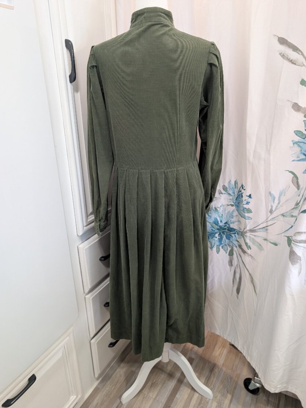 Laura Ashley Vintage Olive Green Corduroy Cottagecore Long Sleeve Dress Size 12 - Picture 8 of 16